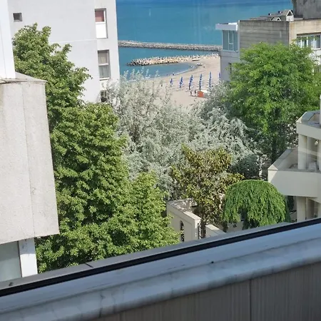 Ana Si Asociatii Διαμέρισμα